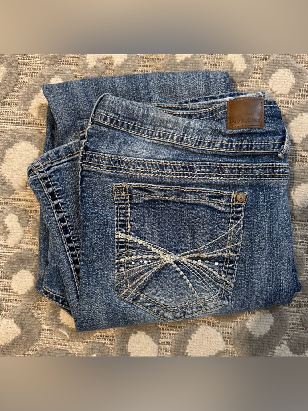Wallflower “Delilah” Women's Medium Blue Embellished Back Pocket Bootcut Jeans